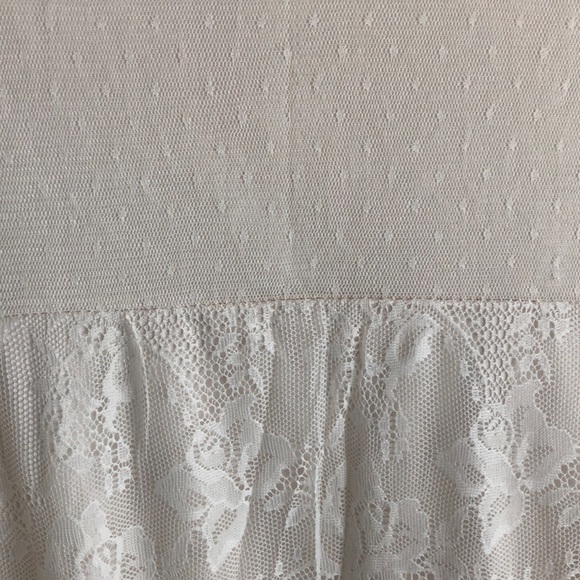 Cream color lace dress - Picture 5 of 7